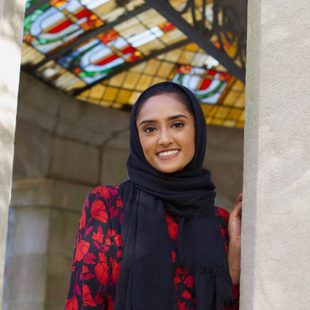 Meet your Posher, Safa